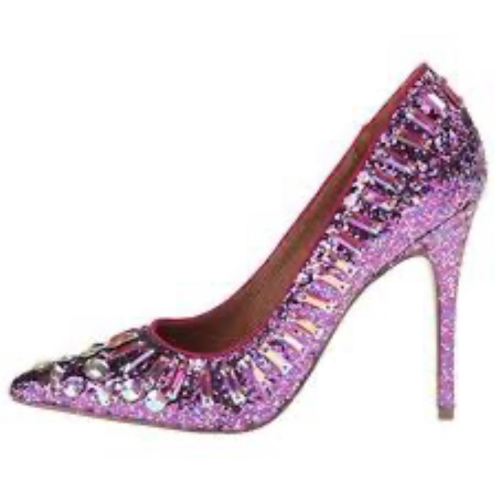 Steve Madden pump. This one is sure to turn heads! Stunning shoe! Size 10. - Picture 6 of 7